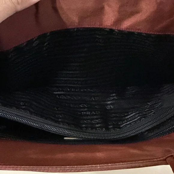 Prada - Picture 3 of 5